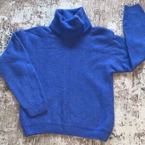 Beautiful vintage 80’s Work in progress brand royal blue cashmere sweater medium